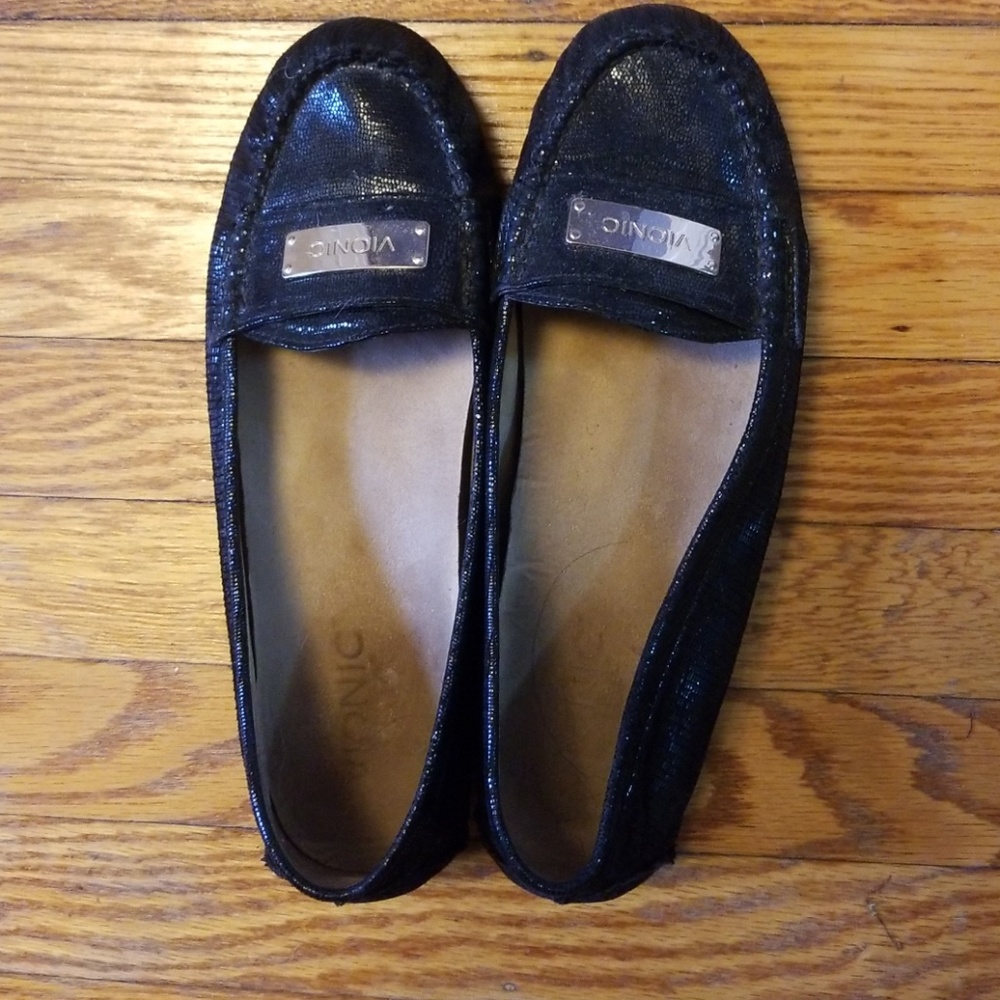 Vionic black dress flats